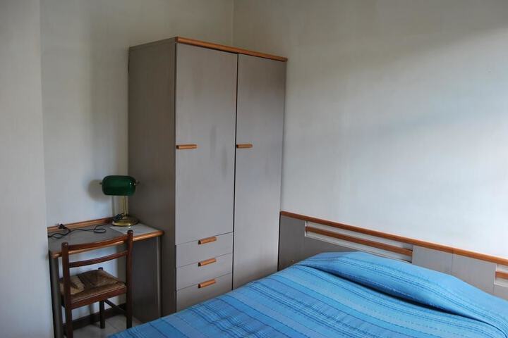 Room 5 of 25