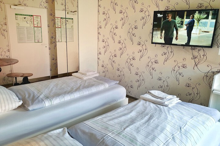 Room 18 of 156
