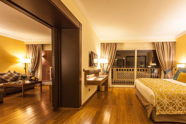 Room 21 of 183