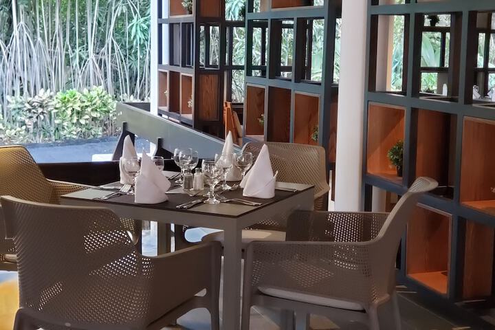 Dining 188 of 322