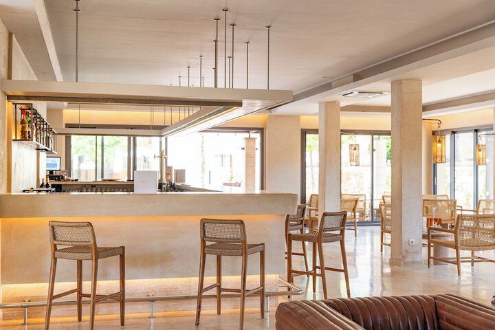 Snack bar