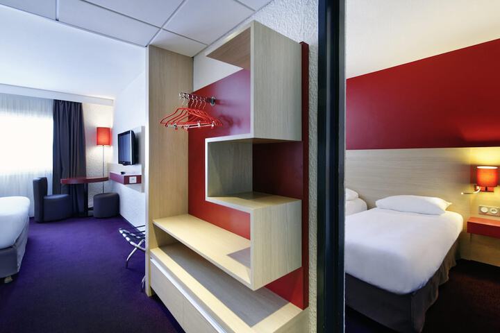 Room 21 of 90