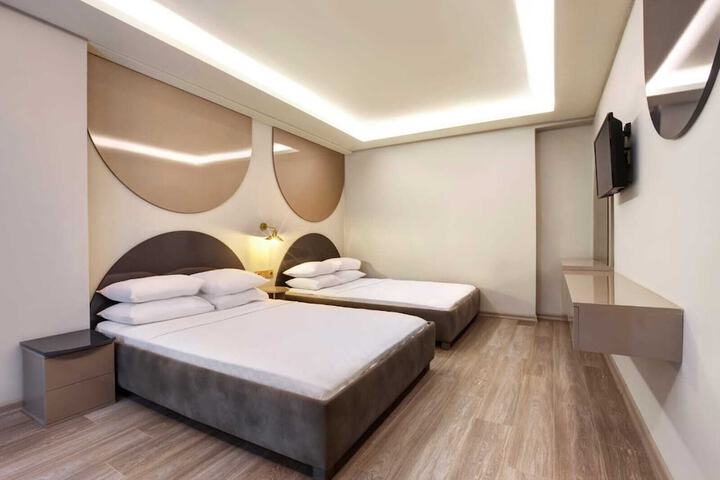Room 12 of 39