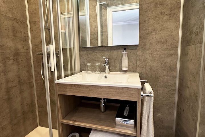 Clean Restrooms