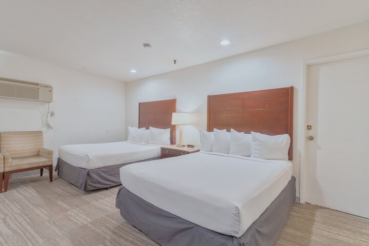 2 Queen Beds (4 of 43)