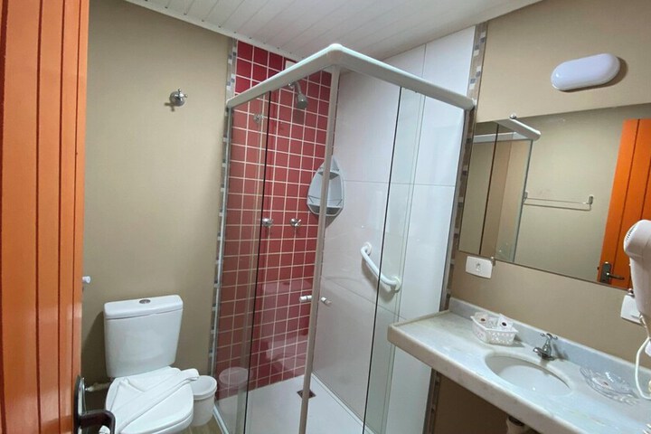 Room 127 of 202