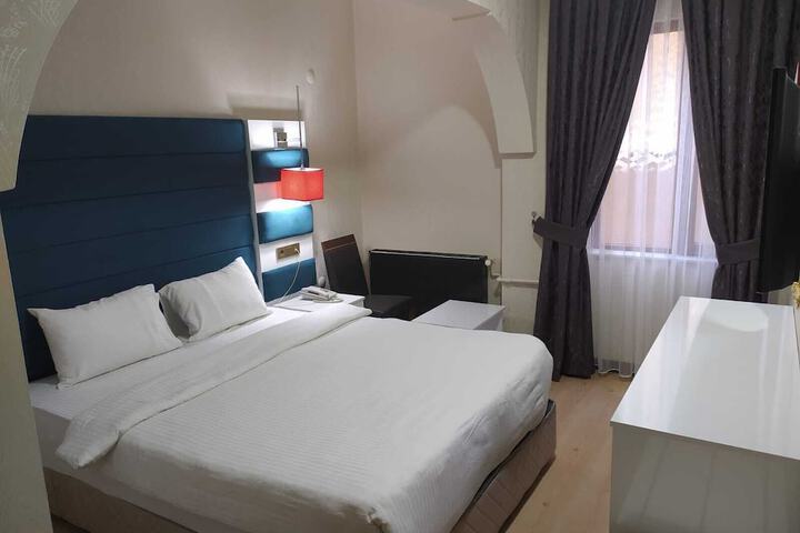 Room 6 of 31