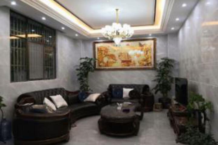 Longxin Business Hotel