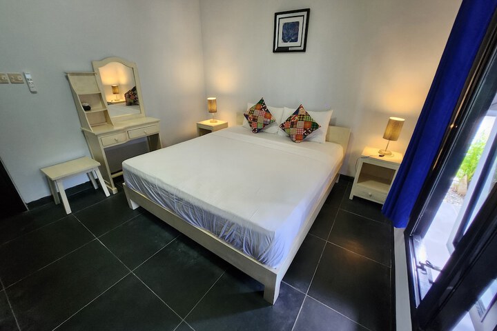 Room 10 of 111