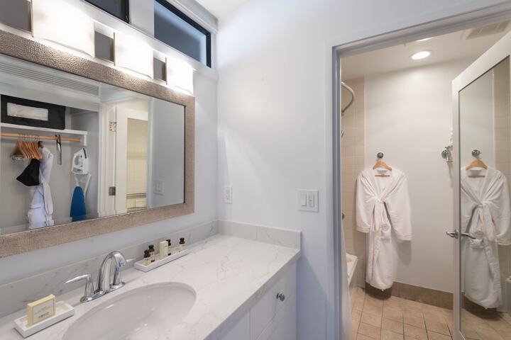 Room 105 of 426