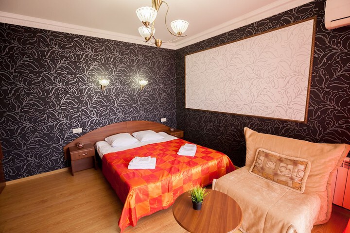 Room 12 of 42