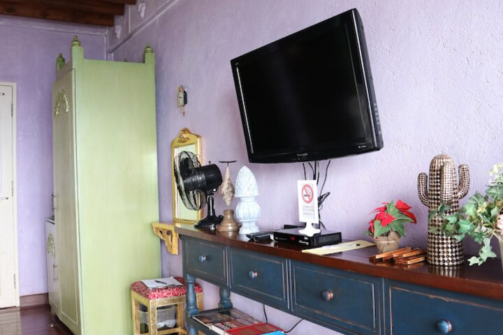 Room 9 of 32