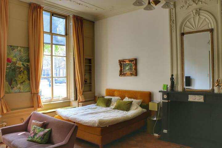 Room 9 of 21
