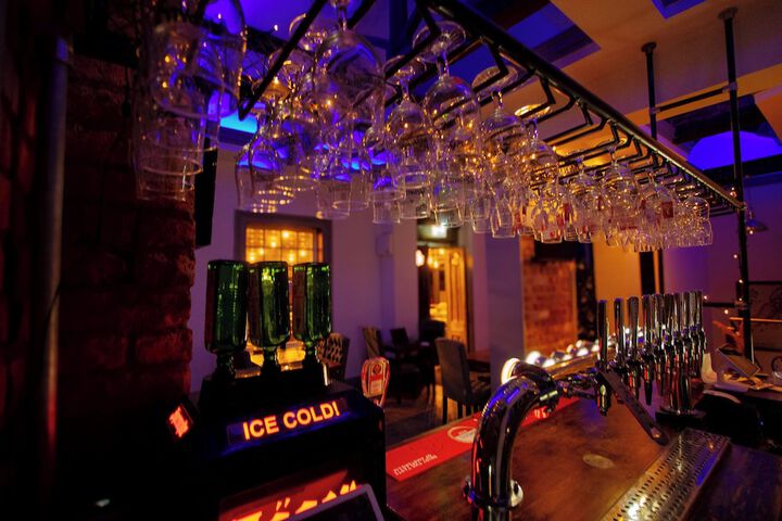 Lounge 42 of 48