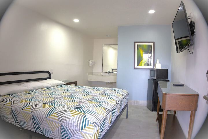 Room 41 of 60