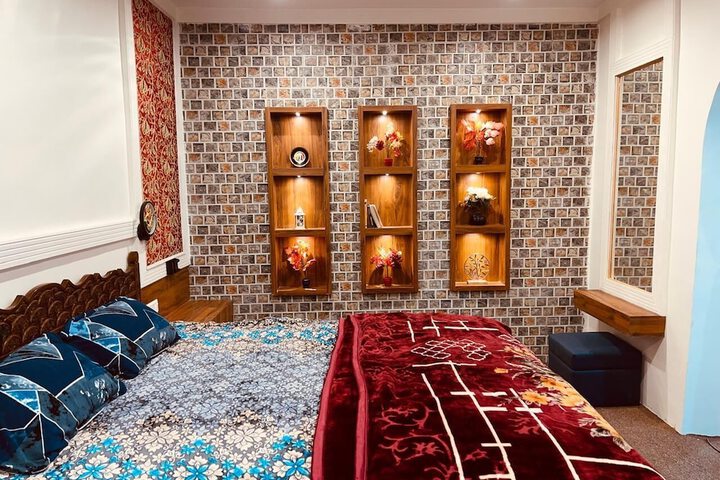 Room 3 of 26