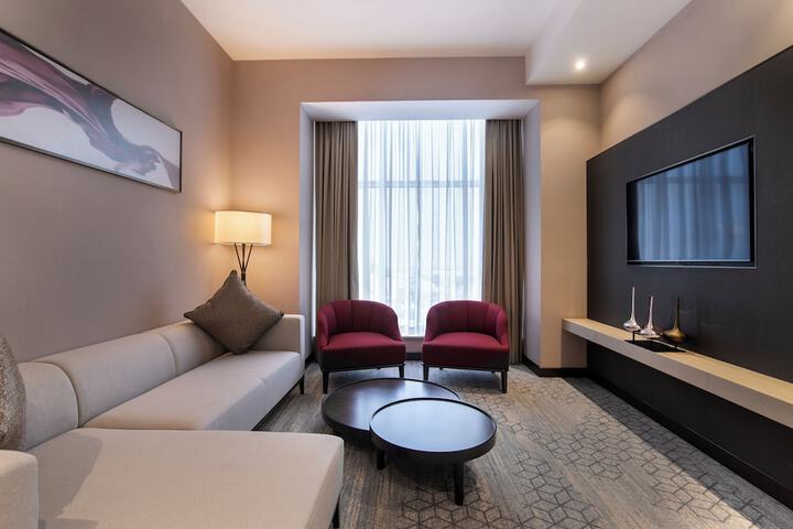 Room 17 of 36