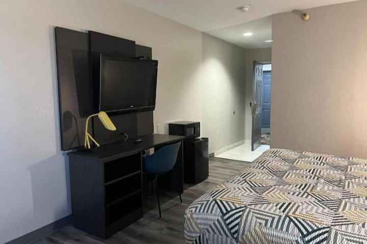 Room 28 of 59