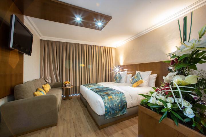 Room 18 of 255