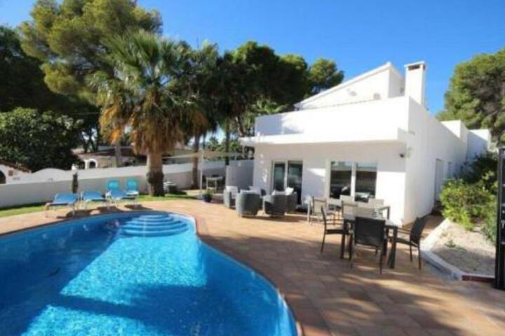 Photo of HOTEL RESTAURANT LES PLANOTTES