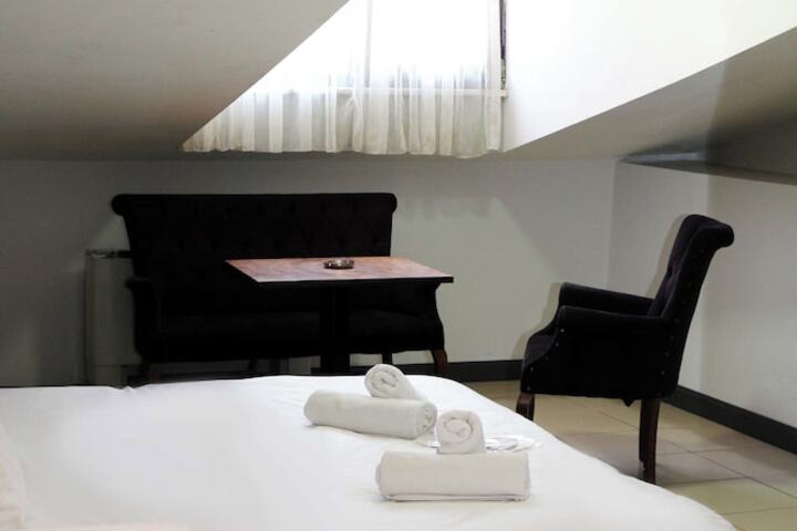 Room 45 of 108