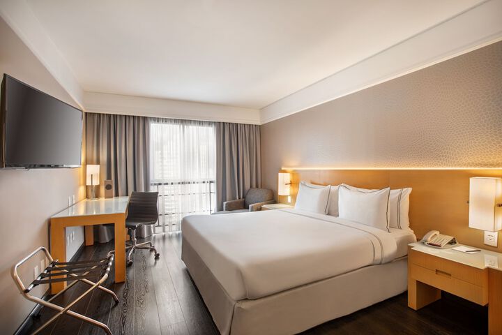 Room 35 of 128