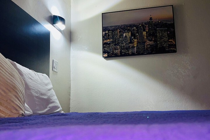 Room 8 of 34