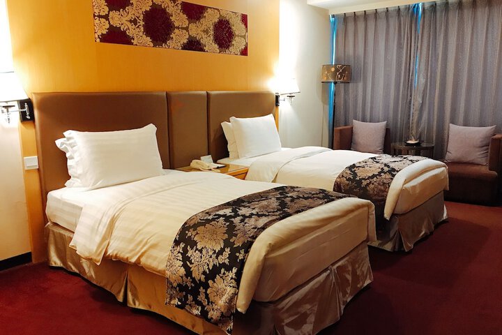 Room 18 of 97