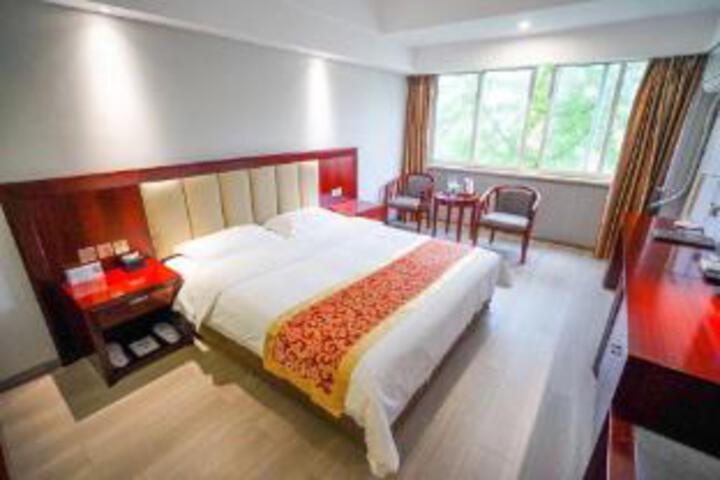 Room 12 of 13