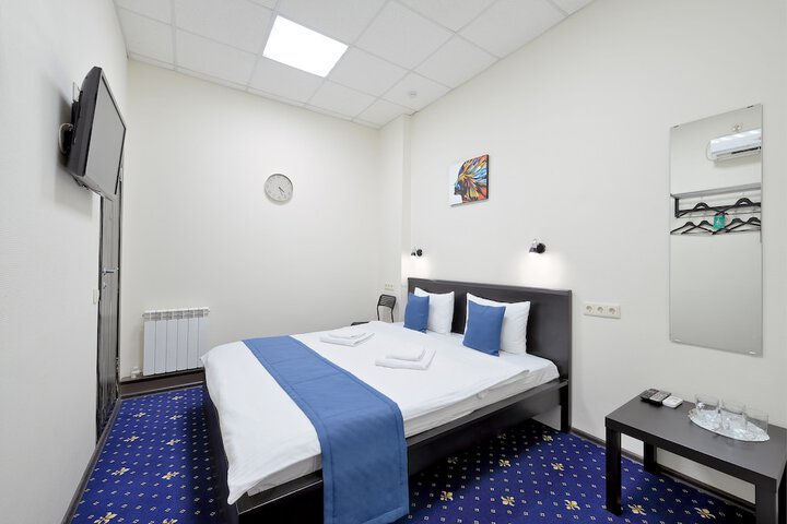 Room 11 of 40