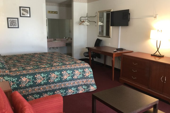 Room 9 of 20