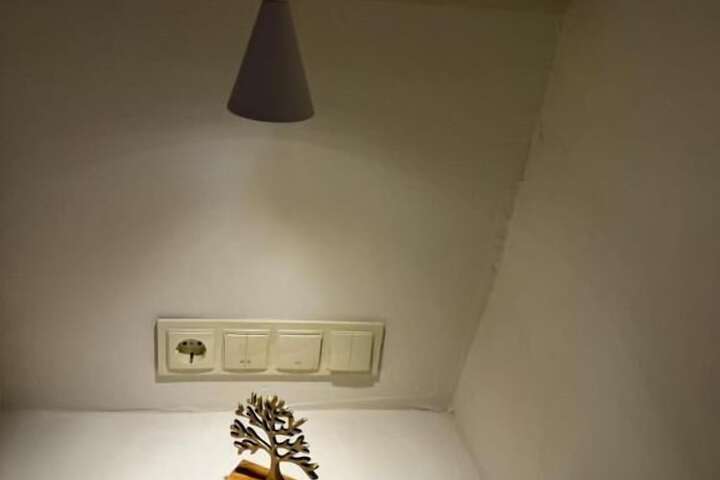 Room 10 of 24
