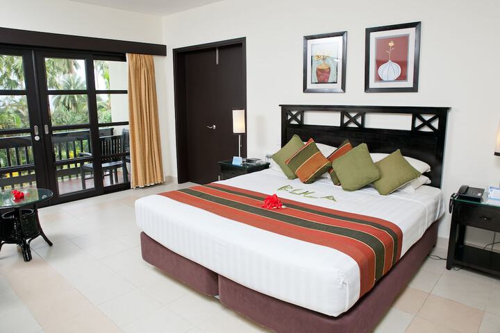 Room 4 of 36