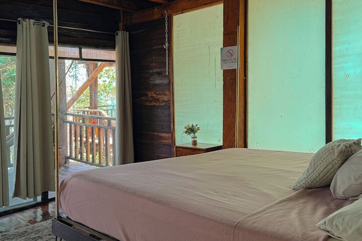 Room 7 of 27