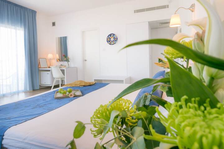 Room 10 of 37