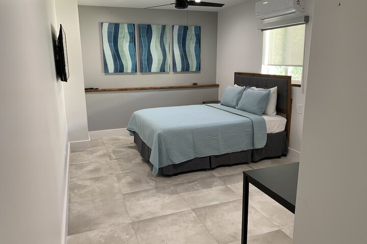 Basic Queen Bed (17 of 20)