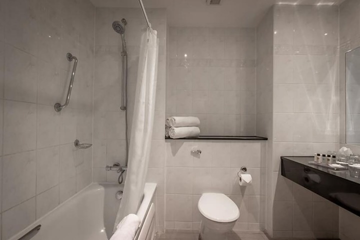 Room 2 of 23