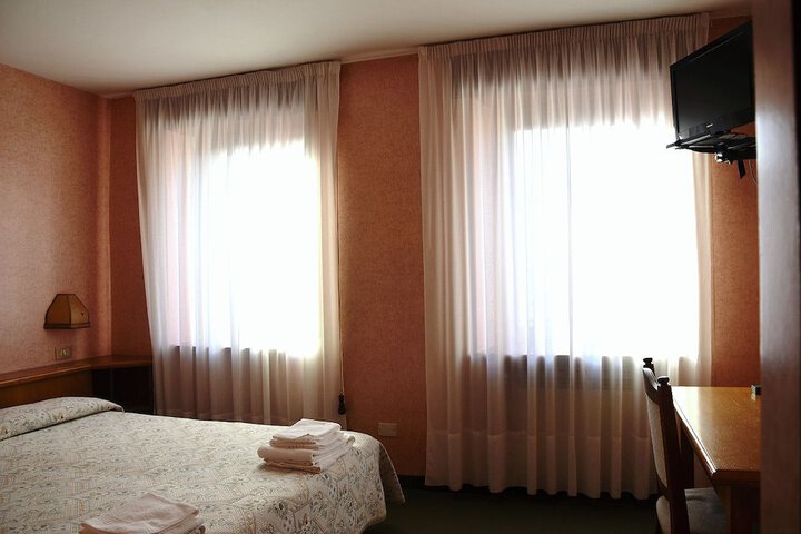 Room 8 of 47
