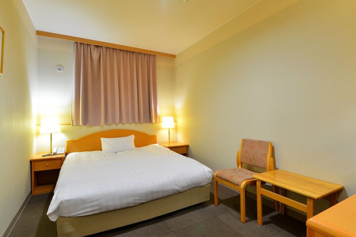 Room 2 of 26