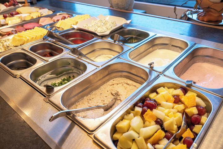 Dining 45 of 58