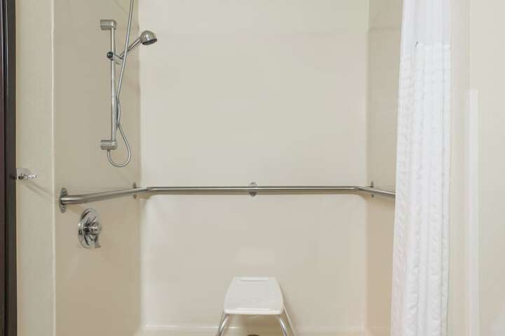Room 4 of 38