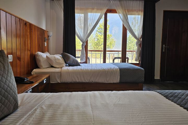 Room 9 of 25