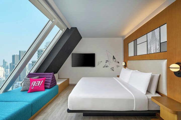 Room 17 of 77
