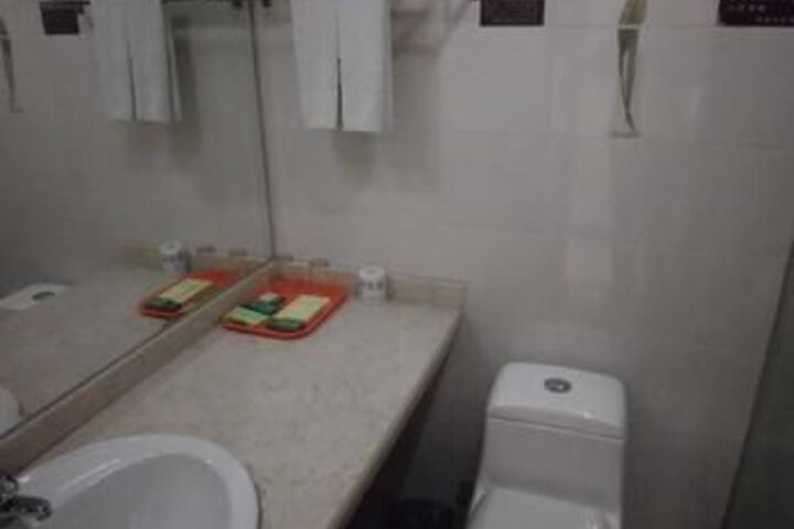 Room 16 of 23