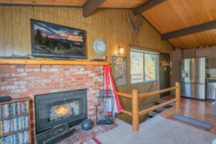 Lazy Bear Lodge in Big Bear City, CA
