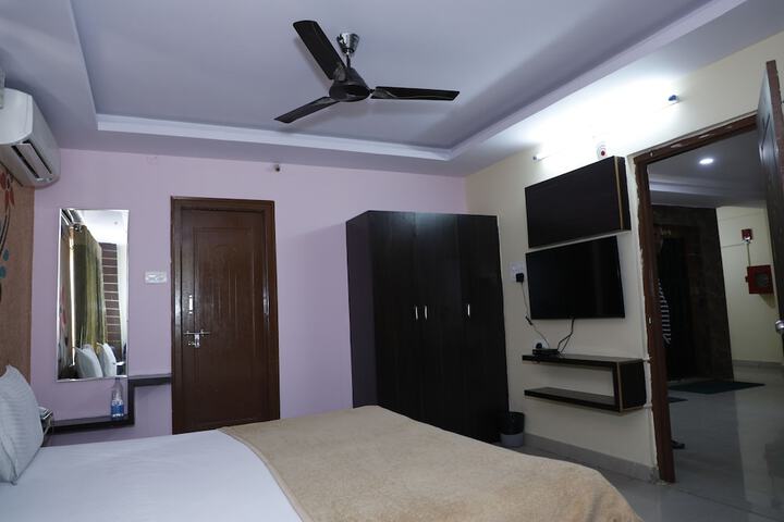 Room 18 of 38
