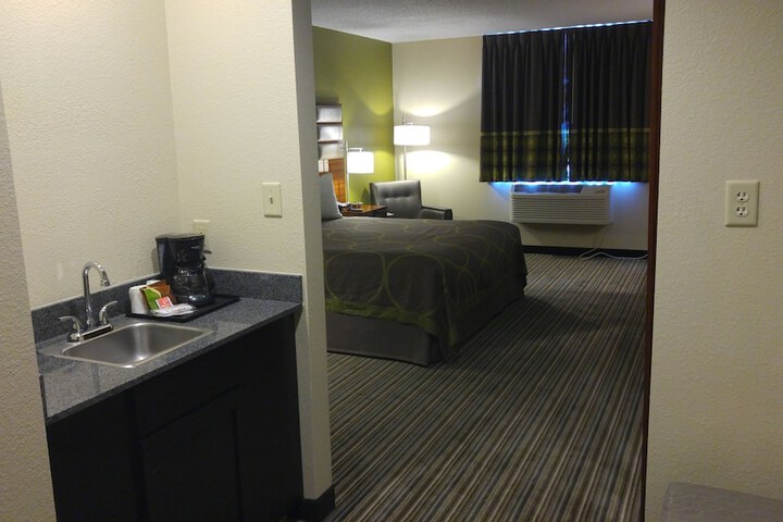 1 King Bed Jetted Tub (9 of 16)