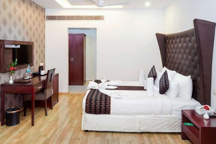 Room 5 of 41