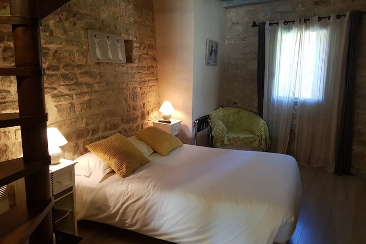 Room 14 of 37