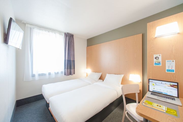 Room 4 of 17